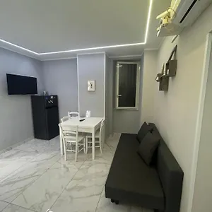 Casa Vacanze Qs 10 , Napoli Italia